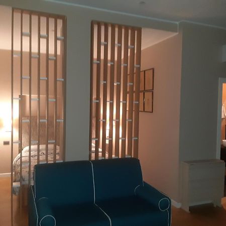 Catenica Milán Exterior foto